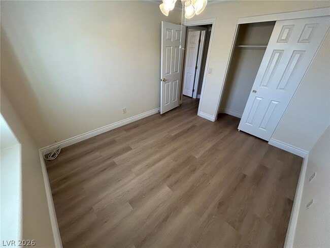 Building Photo - 907 Majestic Oak St