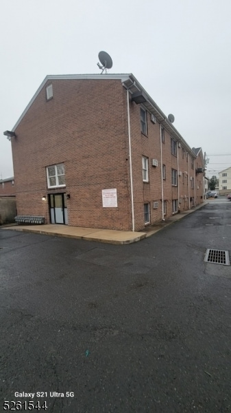 Building Photo - 634 S Broad St