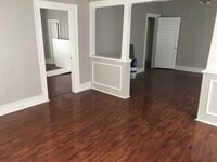 Building Photo - Charming 2 Bed, 1 Bath Home with Spacious ...