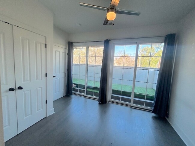 Building Photo - 2 BEDROOM | 2.5 BATH | BALCONY