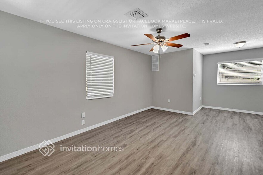 Building Photo - 3028 Ridgeway Ave