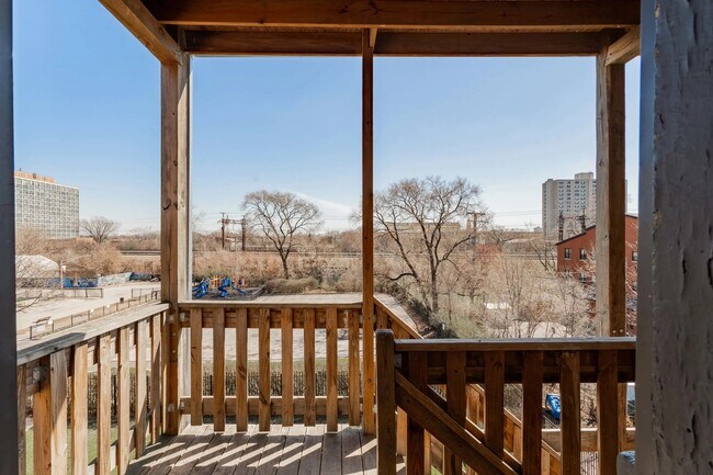 Building Photo - 6143 S Dorchester Ave