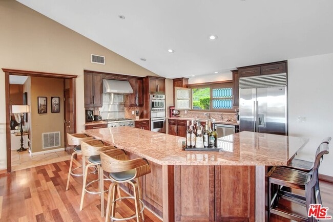 Building Photo - 6640 Whitley Terrace