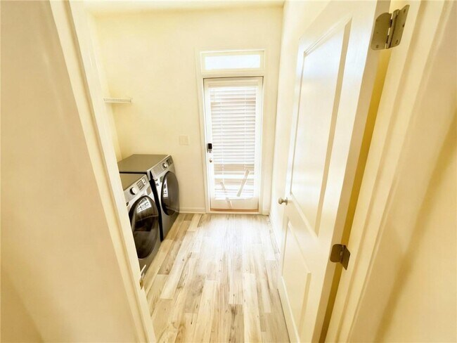 Building Photo - 602 Lofty Ln