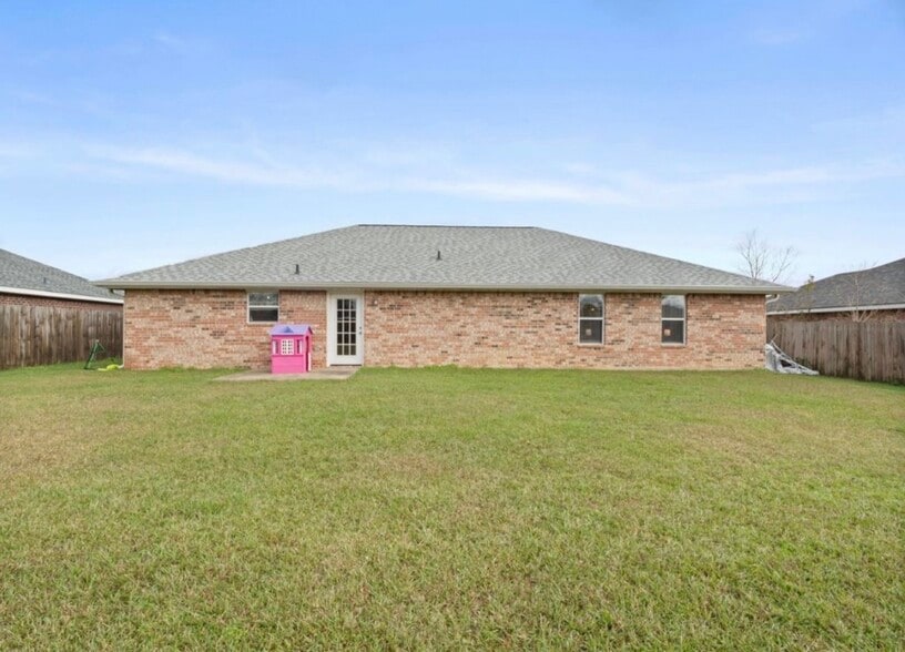 Building Photo - 1809 Briarwood St