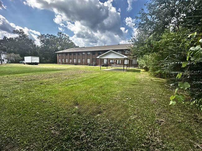 Building Photo - 505 E Coleman Ave