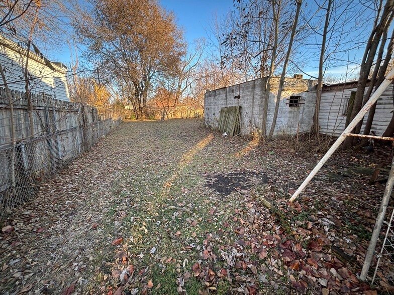 Building Photo - 924 N Edmond St