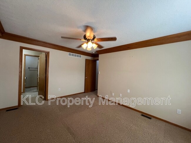 Building Photo - 918 SE Judy Dr