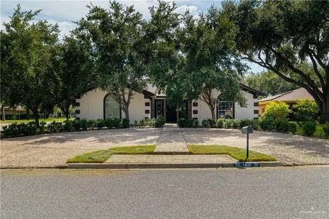 Building Photo - 1401 Oriole Ave