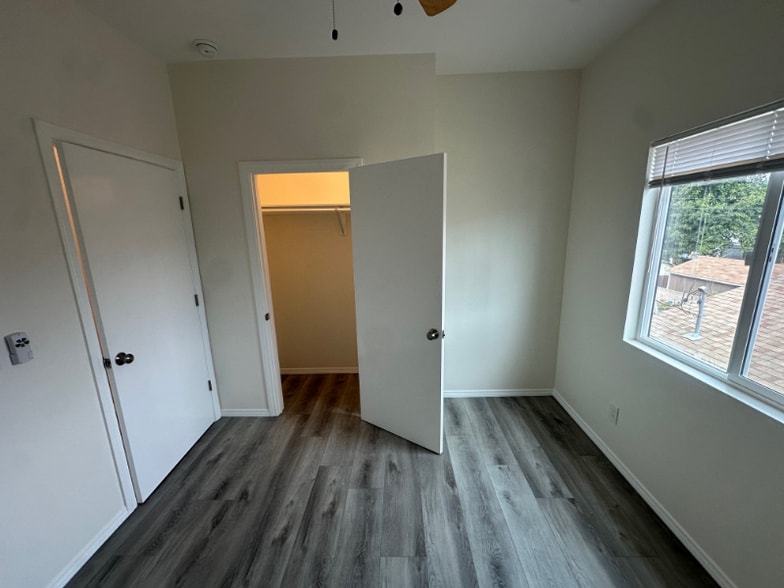 Building Photo - 2715 1/2 Alsace Ave