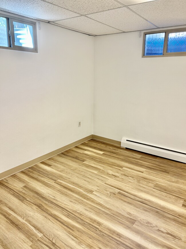 Basement bedroom (3rd) - 3261 Yarrow St