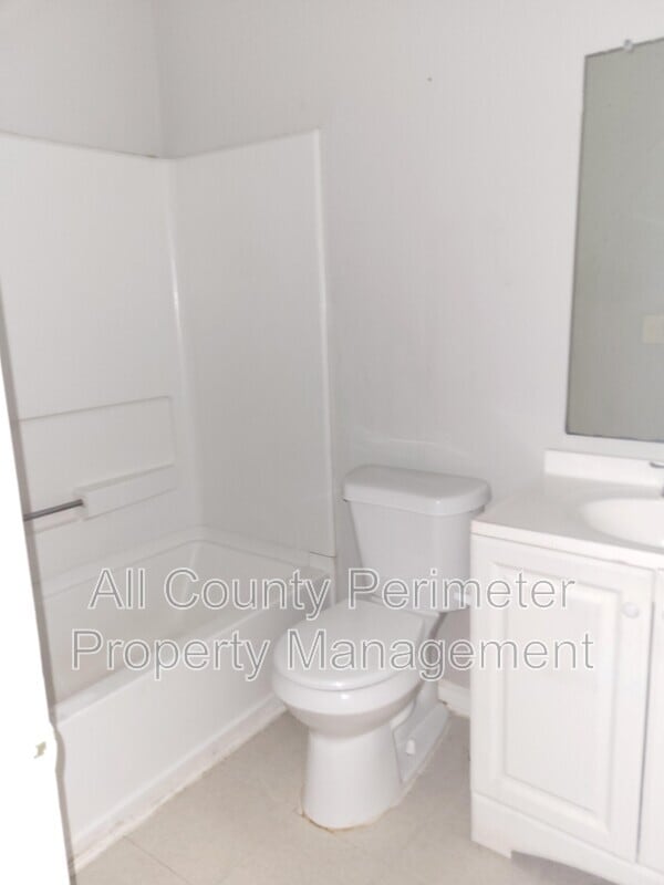 Building Photo - 7620 Creekside Ln