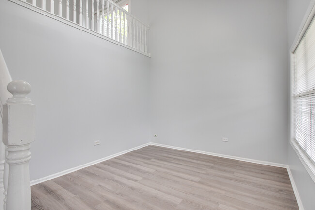Building Photo - 3491 Willowview Ct