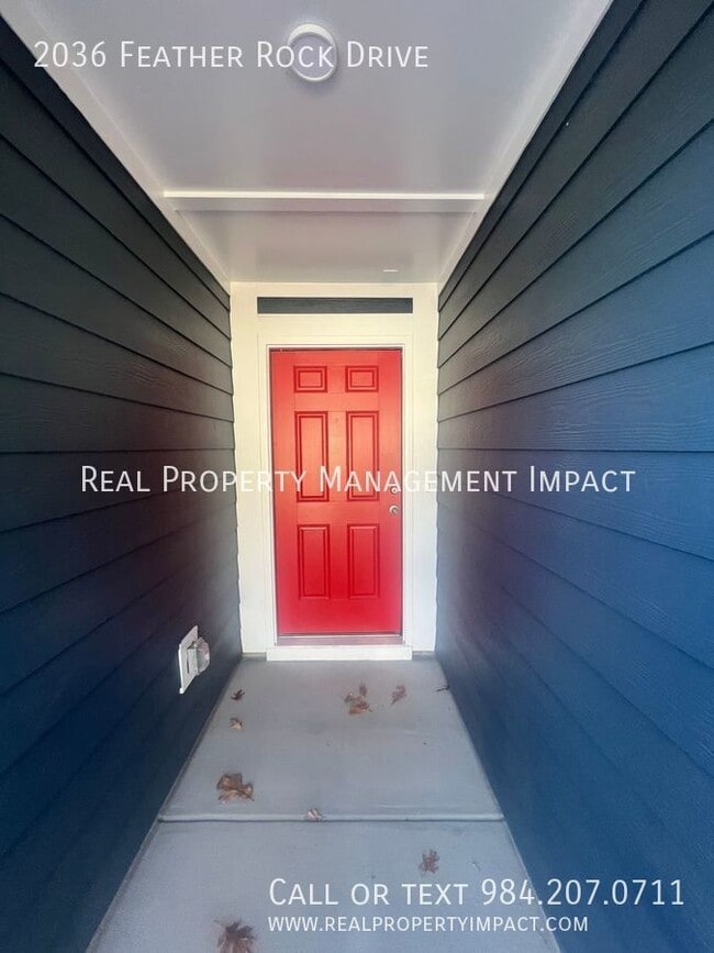 Building Photo - 2036 Feather Rock Dr