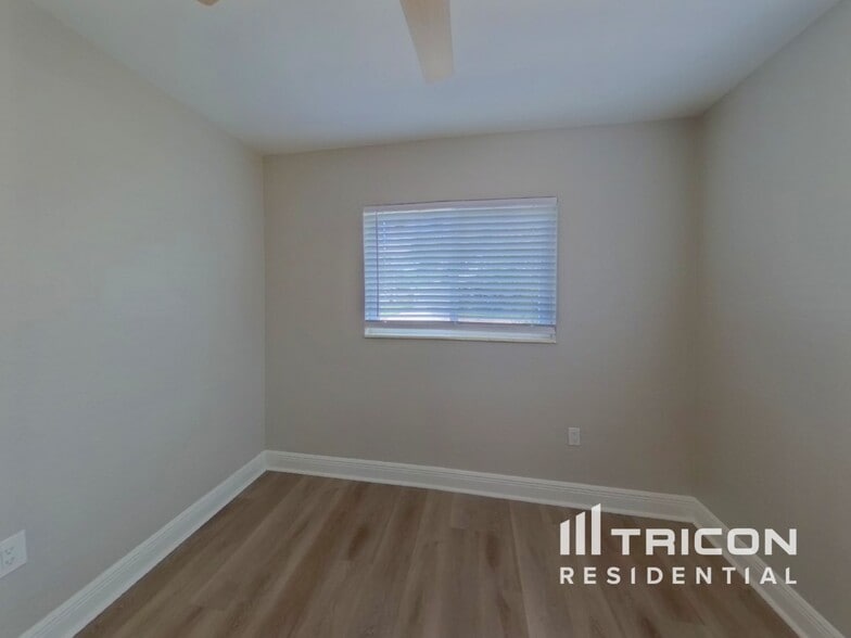 Building Photo - 7620 16th Ave N