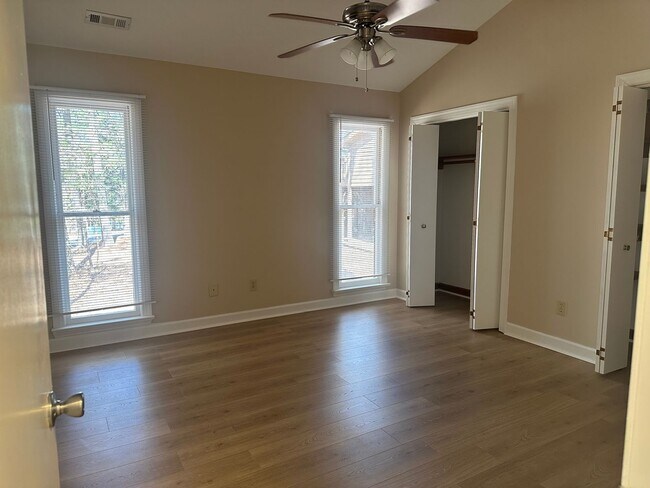 Building Photo - 5500 Fortunes Ridge Dr