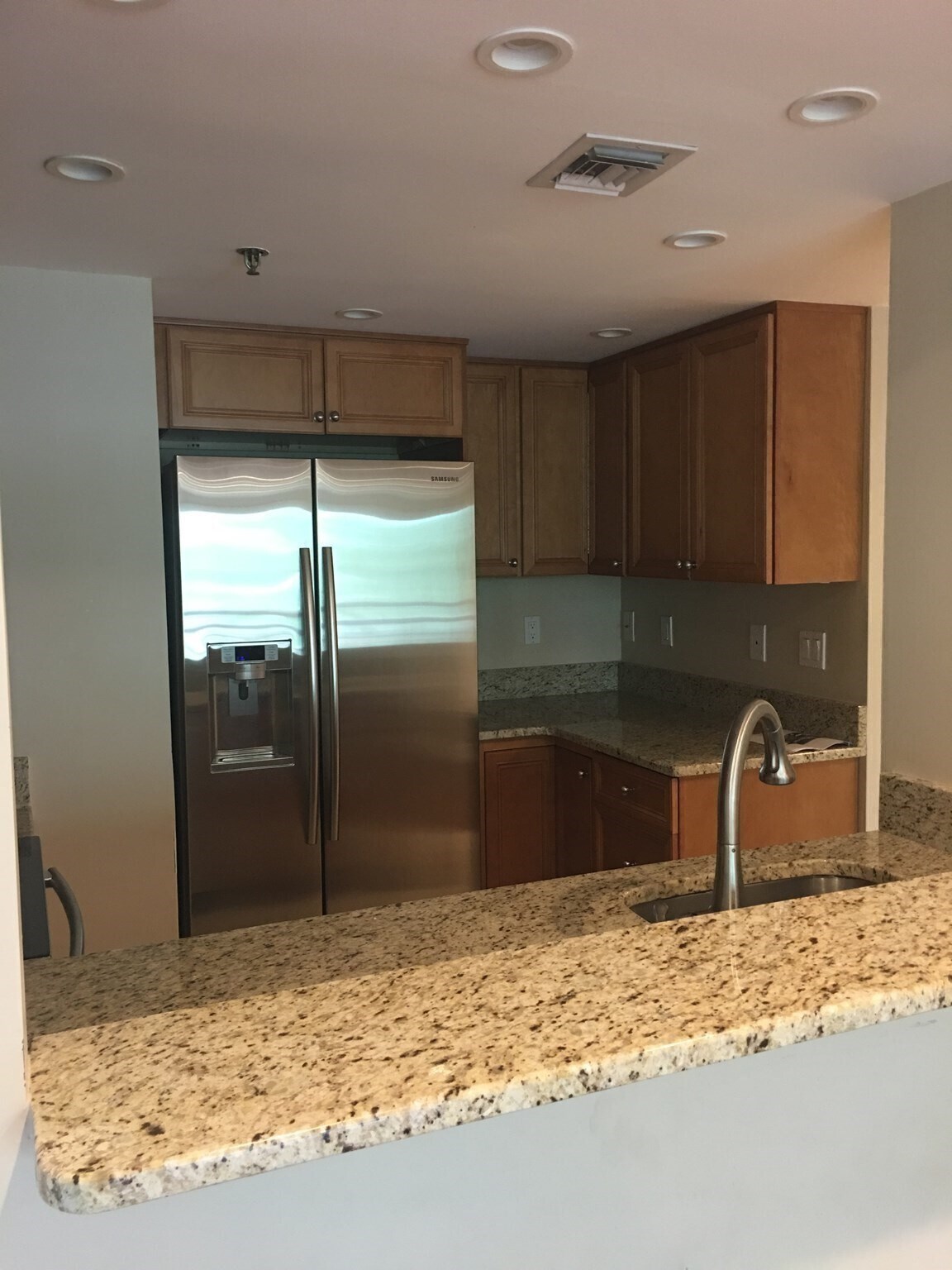 Building Photo - 193 Oak St