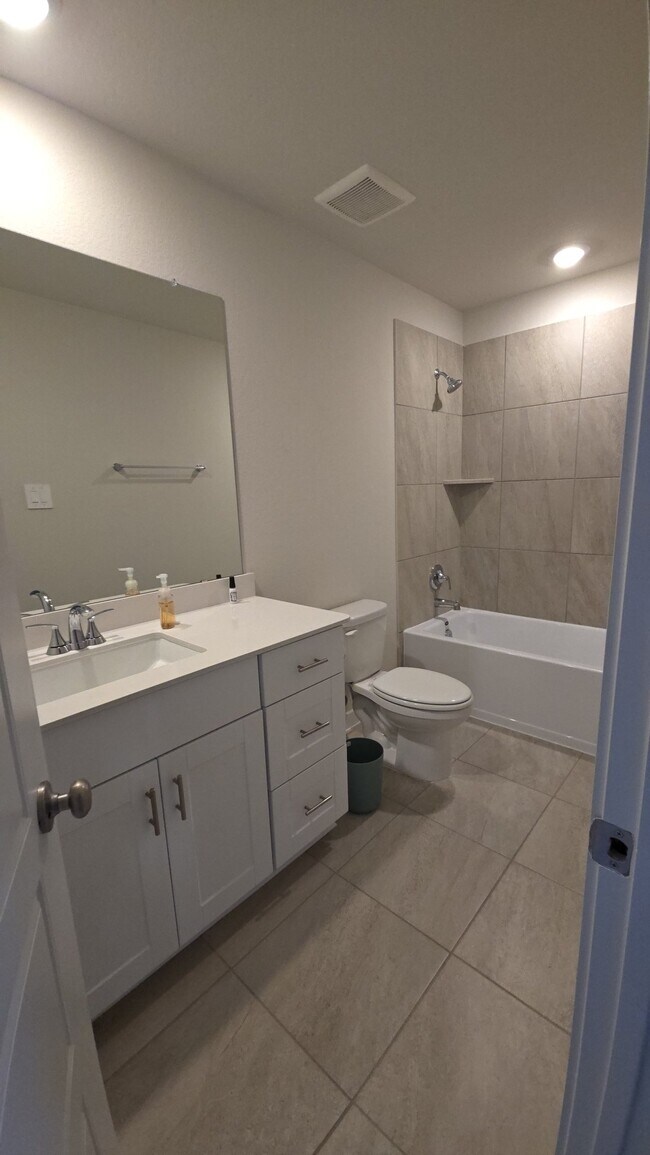 Building Photo - 2502 Serrano Plns Trl