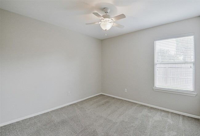 Building Photo - 24415 Strong Pine Dr