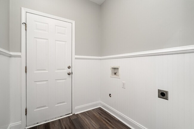 Building Photo - 251 Tradition Way