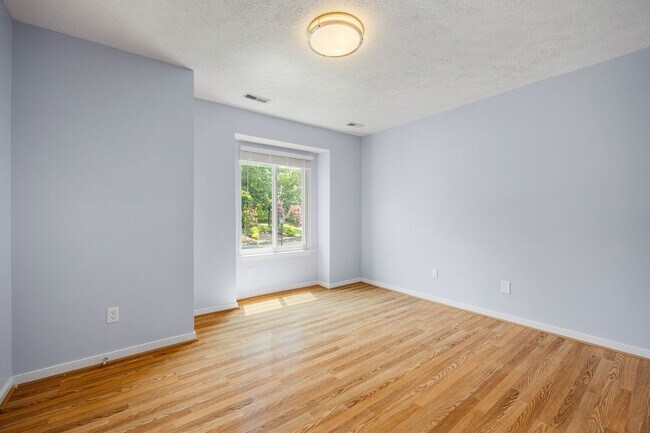Building Photo - Charming 2 Bedroom/1 Bath Townhome in Henrico ***Available Early September***