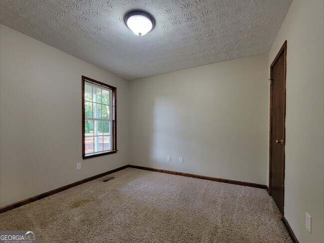 Building Photo - 518 Carl-Cedar Hill Rd