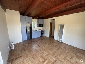 Building Photo - 2562 Francisco Blvd