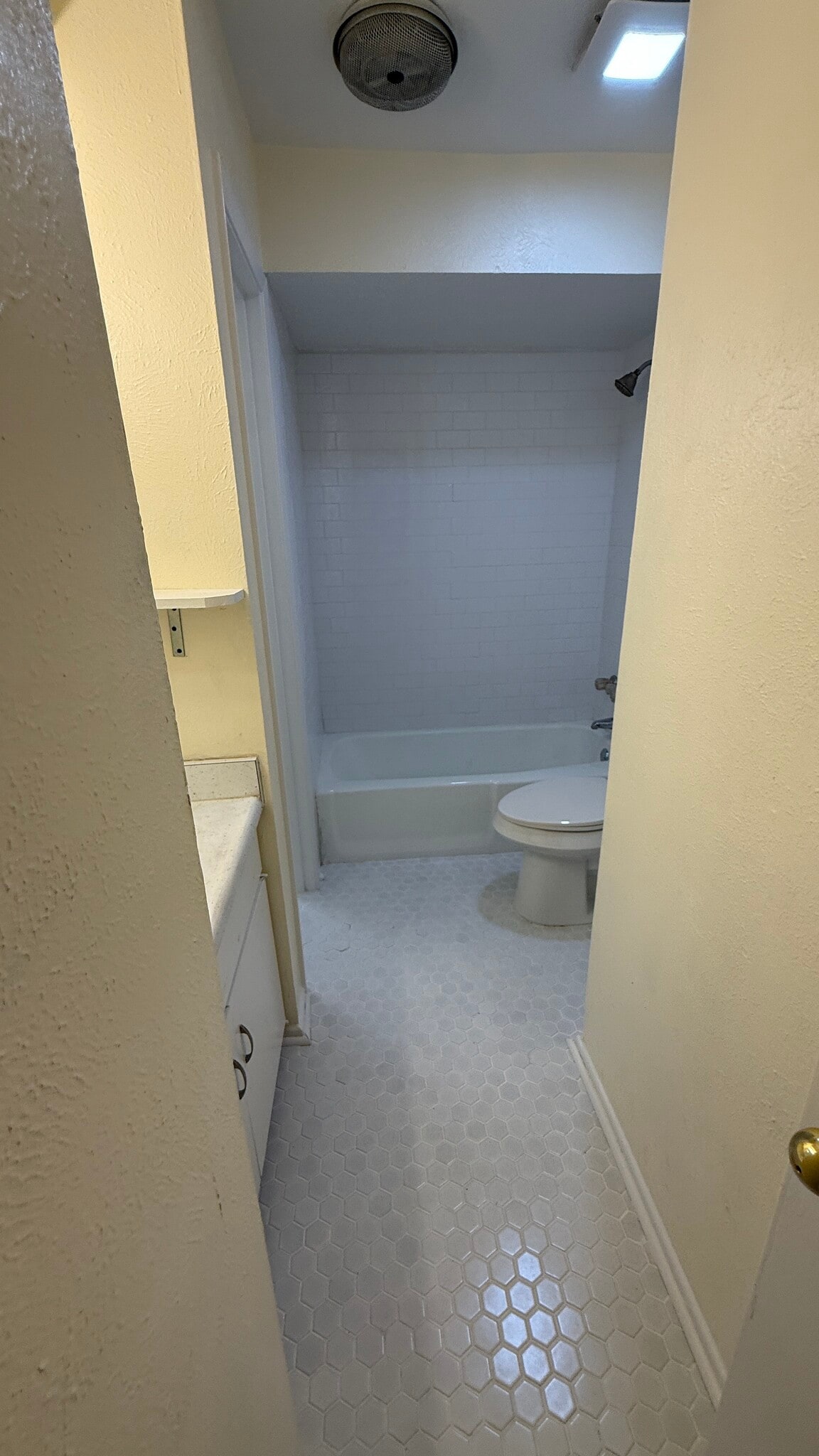Master Bath - 306 Rita Dr