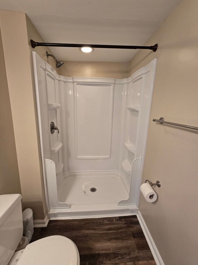 Building Photo - Charming 3 Bedrooms, 2 Full Bathroom Home!...