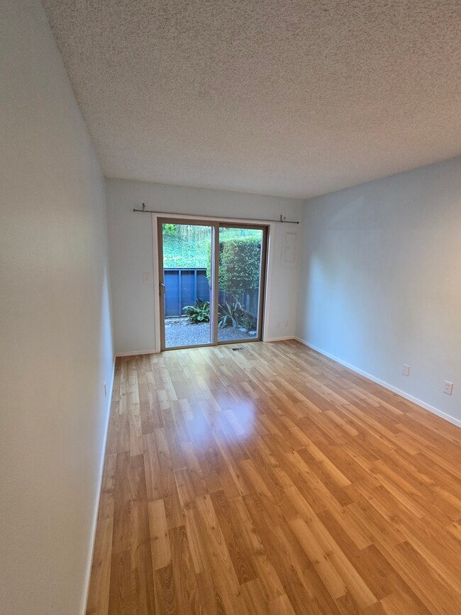 Building Photo - 4621 SW Caldew St