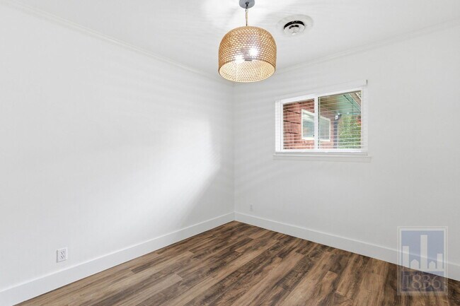 Building Photo - 6809 Columbia Dr