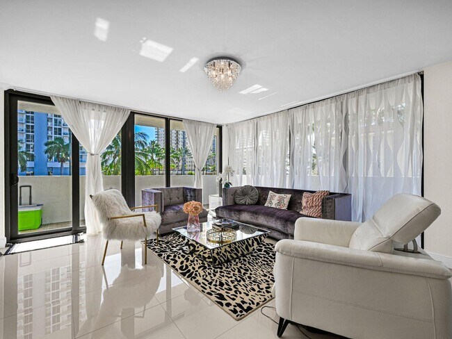 Building Photo - 2049 S Ocean Dr