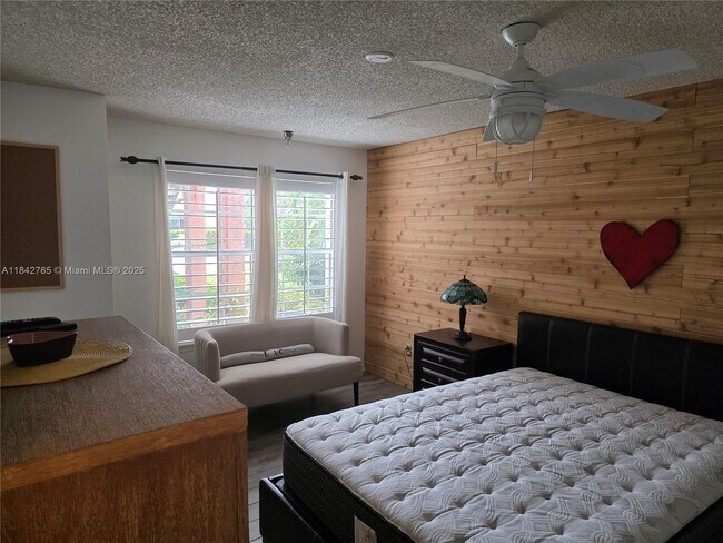 Building Photo - 1365 Crystal Way