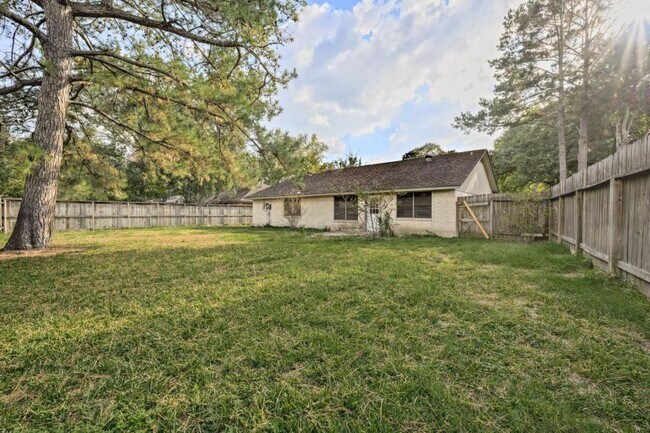 Building Photo - 2327 Shadbury Ct