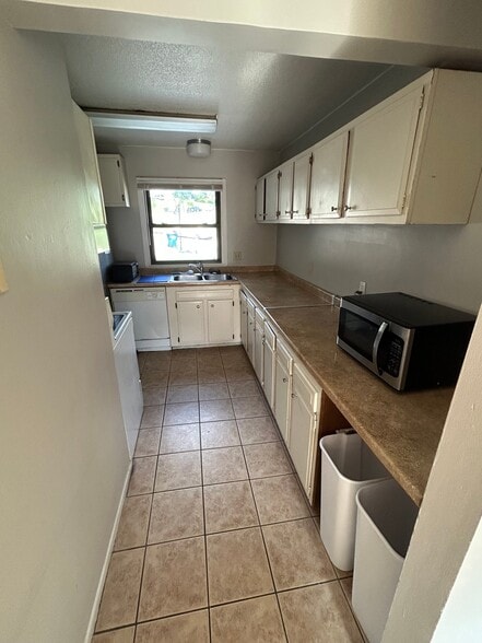 Building Photo - 2119 Quail Creek Dr