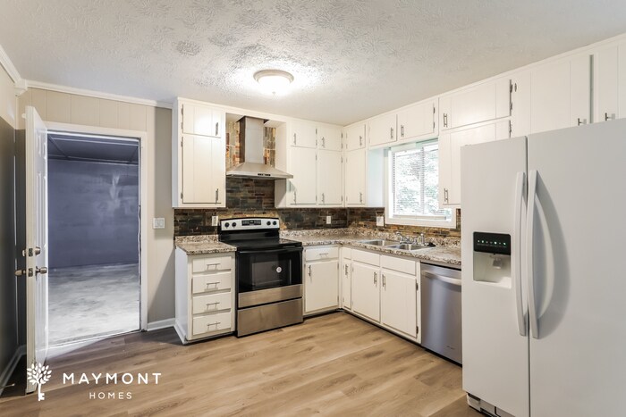 Building Photo - 203 Lucan Way