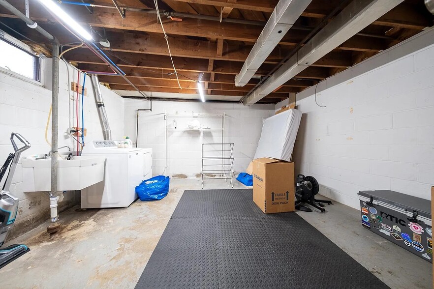 Building Photo - 5817 Blaisdell Ave