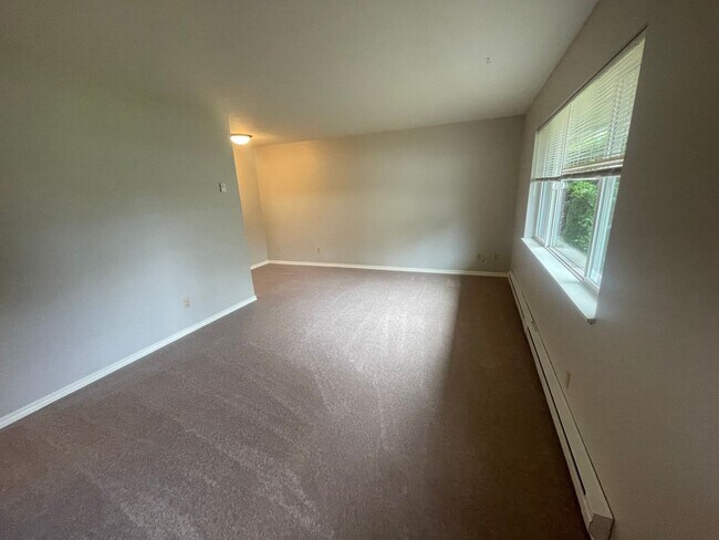 Building Photo - Charming Forest Grove 2BR Home – Great Wal...