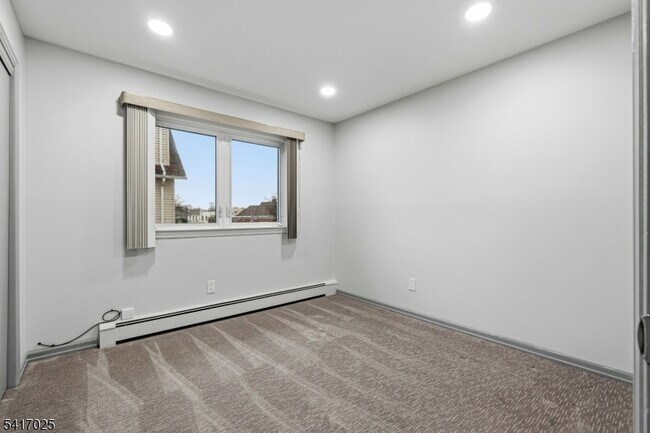 Building Photo - 46 Stanley St