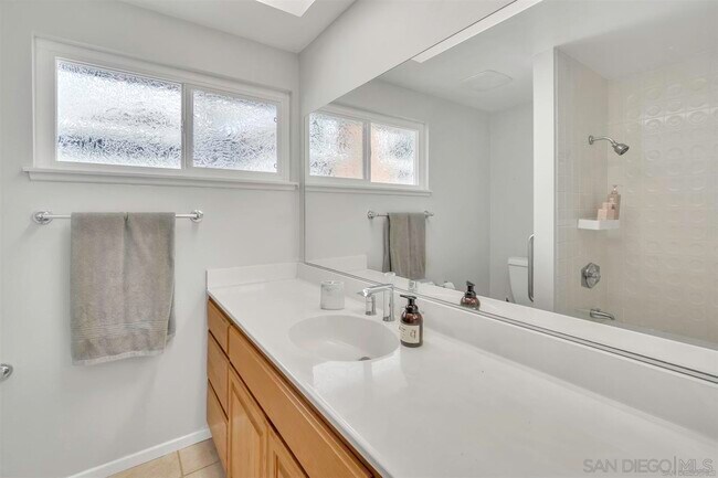 Building Photo - 17052 Bernardo Oaks Dr