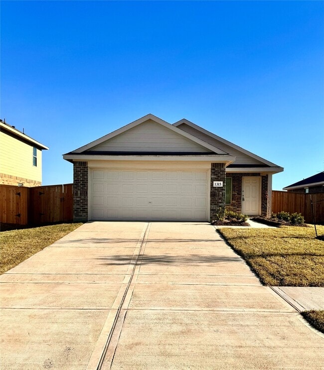 Primary Photo - 1315 Millers Pass Dr
