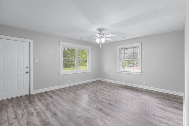 Building Photo - 815 Stafford St