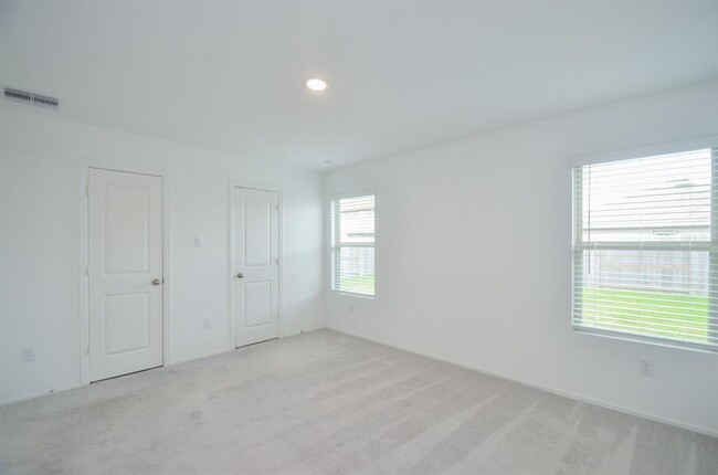 Building Photo - 4127 Saltillo Lakes Dr