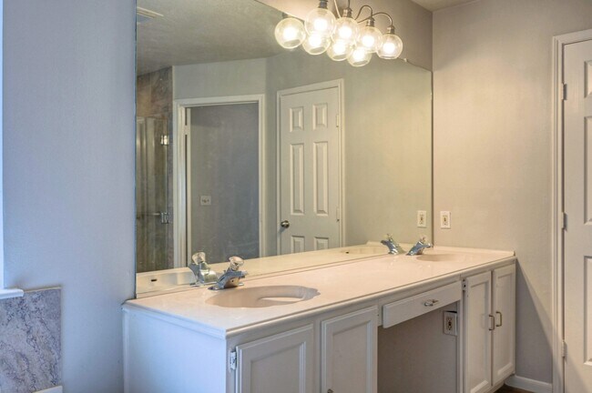 Building Photo - 15 White Bark Pl
