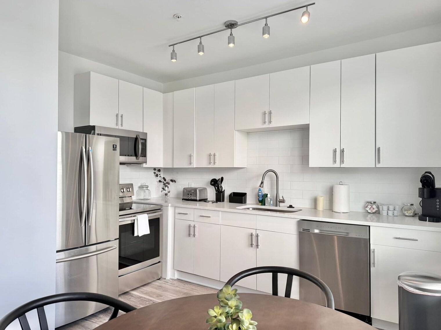 Building Photo - 542 Boulevard NE