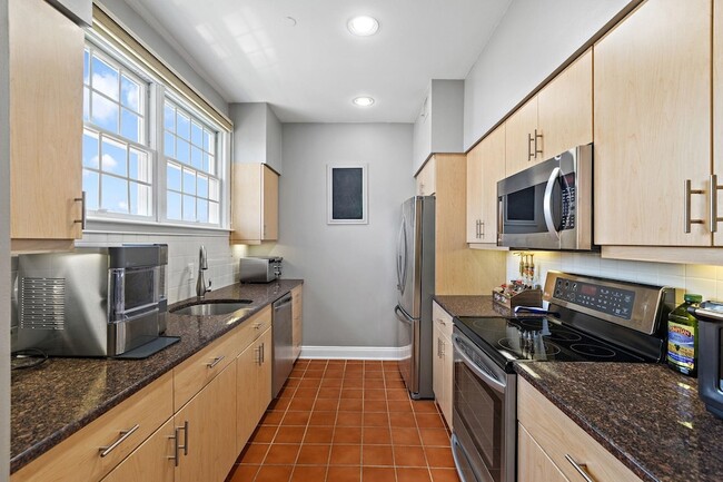 Building Photo - 205 Shearwater Ct W