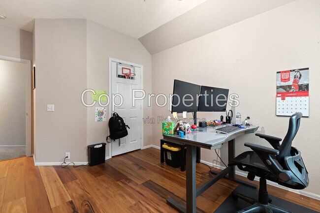 Building Photo - 1306 Alpine Pond
