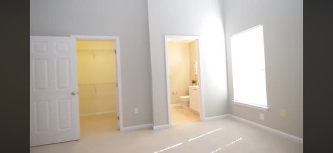 Building Photo - 2 Bedroom 2 Bathroom Condo