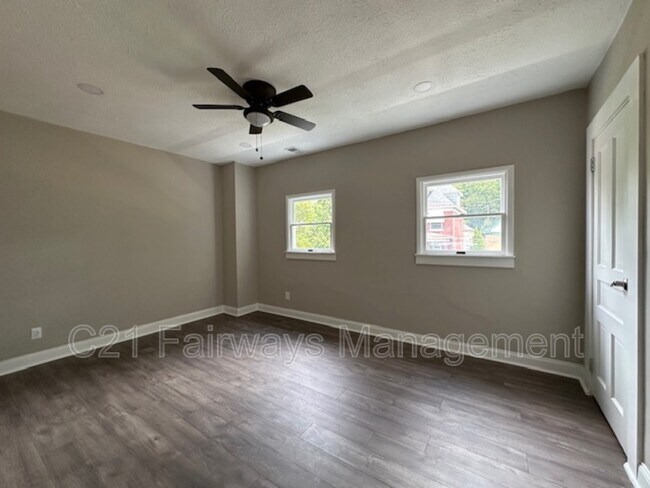 Building Photo - 3741 Wapello St