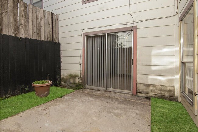 Building Photo - 12223 W Village Dr